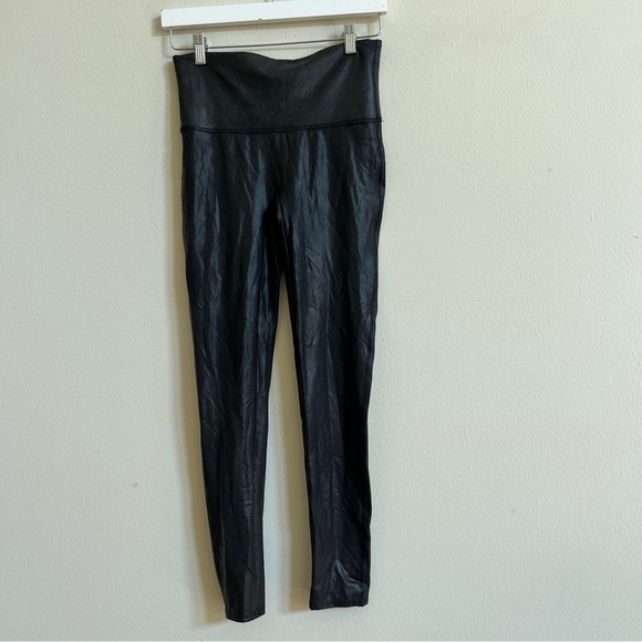 Spanx Faux Leather Leggings size Large - Picture 2 of 5